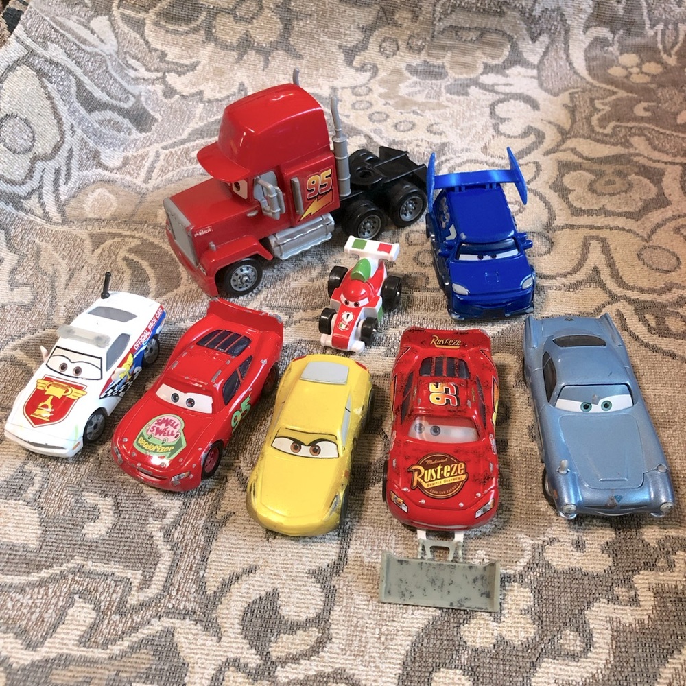 8 Vehicles from Disney Cars the Movie: 2 Lightning McQueens, Pace Car, DJ, Finn+